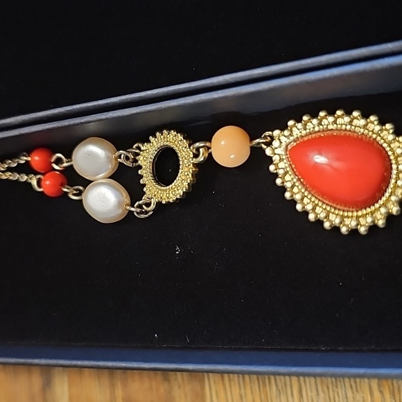 Avon Faux Pearls Orange Acrylic Beads Teardrop Pendant 16” Gold Tone Necklace - Picture 7 of 9